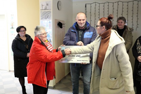 25 ezer dollárral segíti az Arconic Alapítvány huszonkét fehérvári rászoruló lakhatását